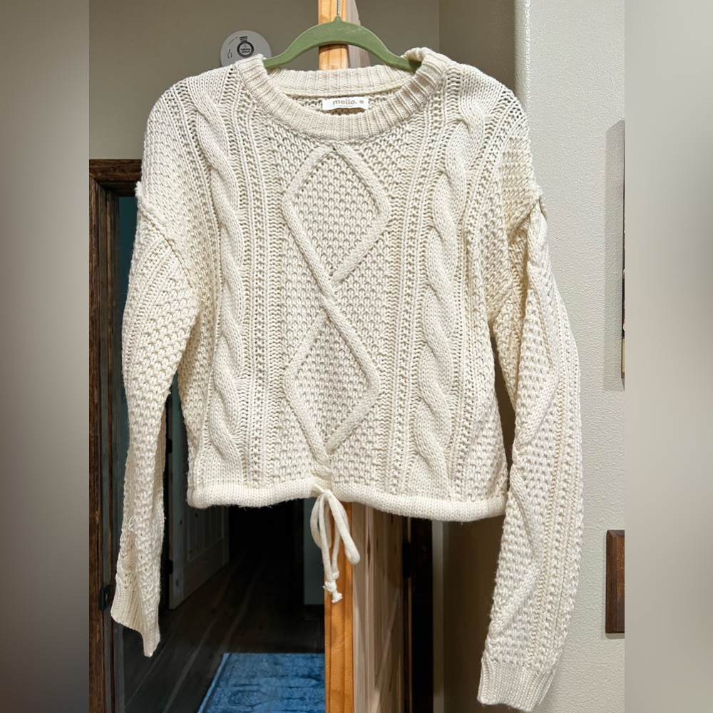 Mello Los Angeles Cropped Sweater